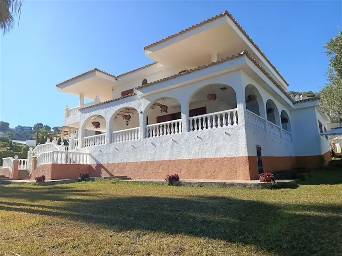 Por 1500000€ villa de alto standing
