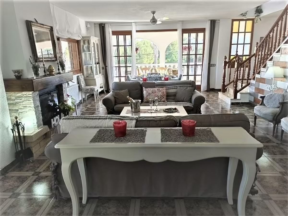 Por 1500000€ villa de alto standing