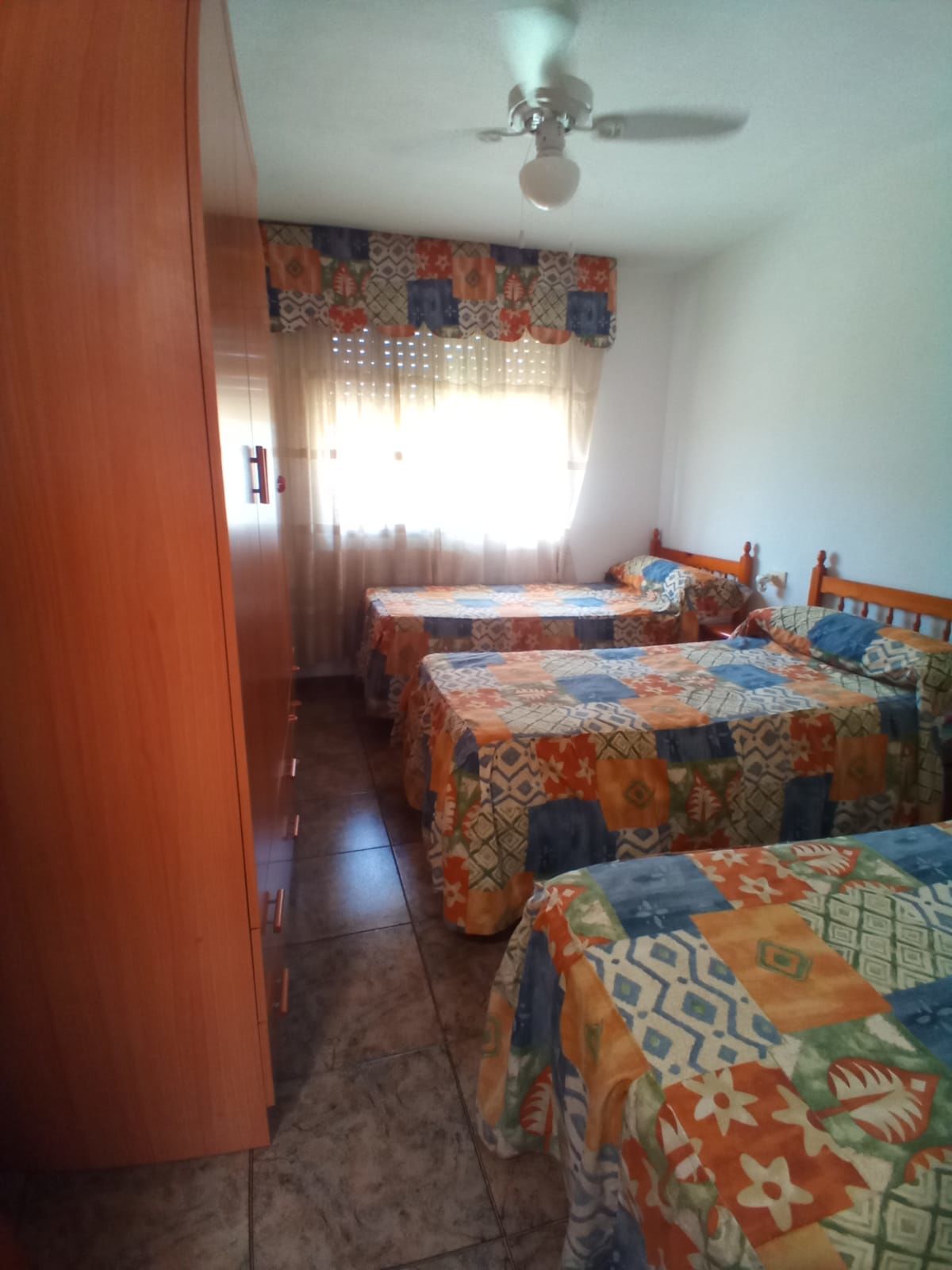 Por 240000€  este amplio chalet !!