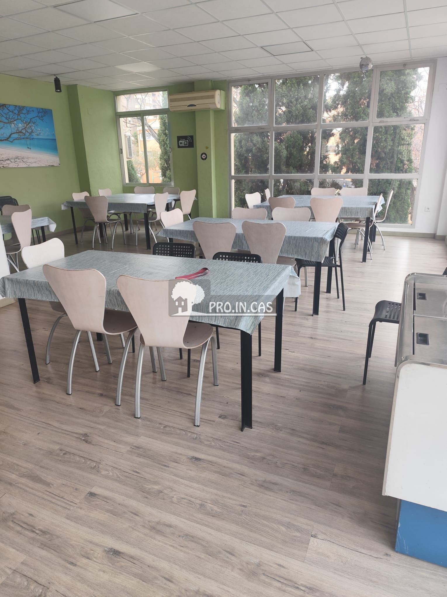 Por 150000€ local en zona Rafalafena