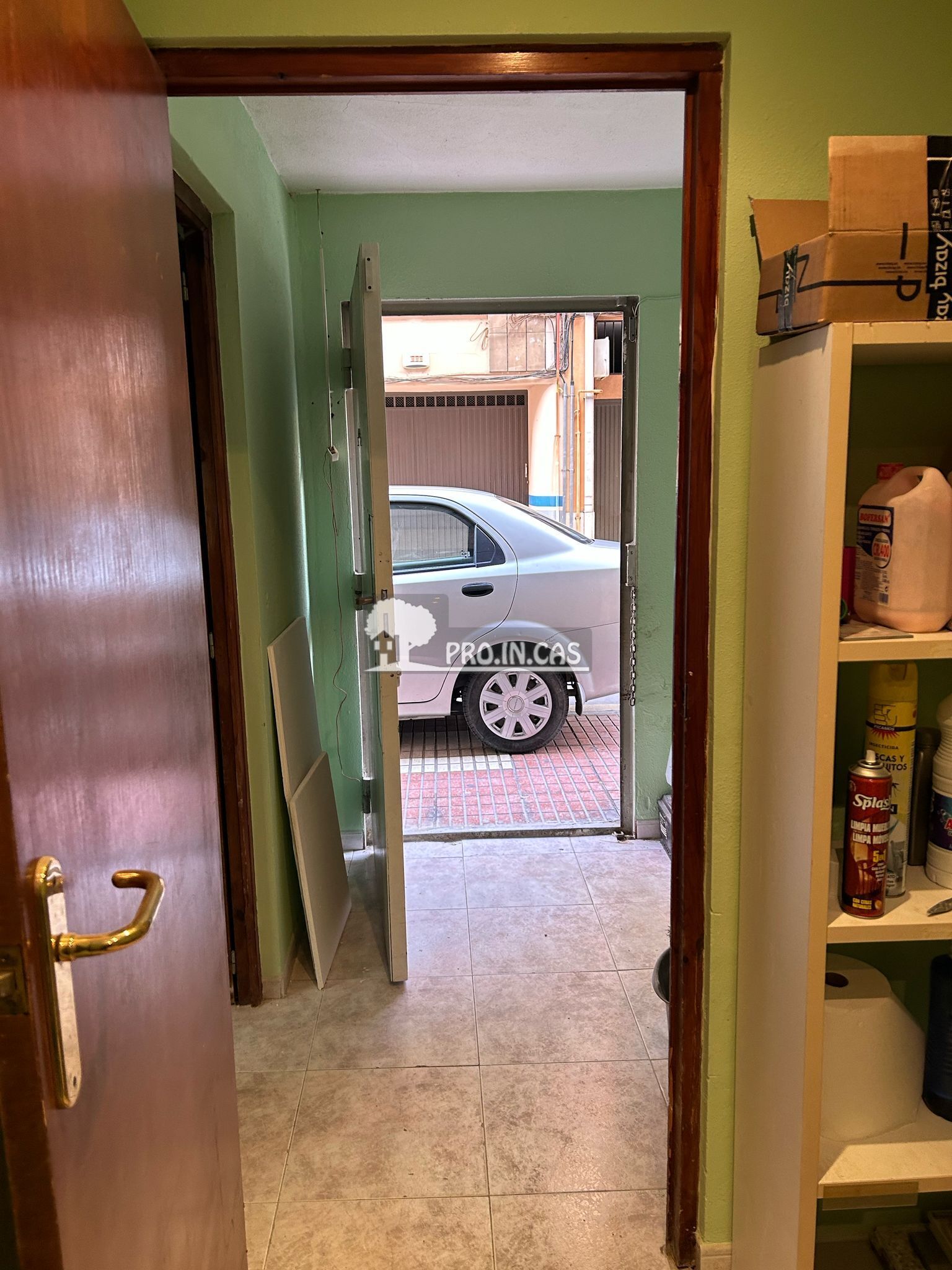 Por 64000€ local zona Casalduch