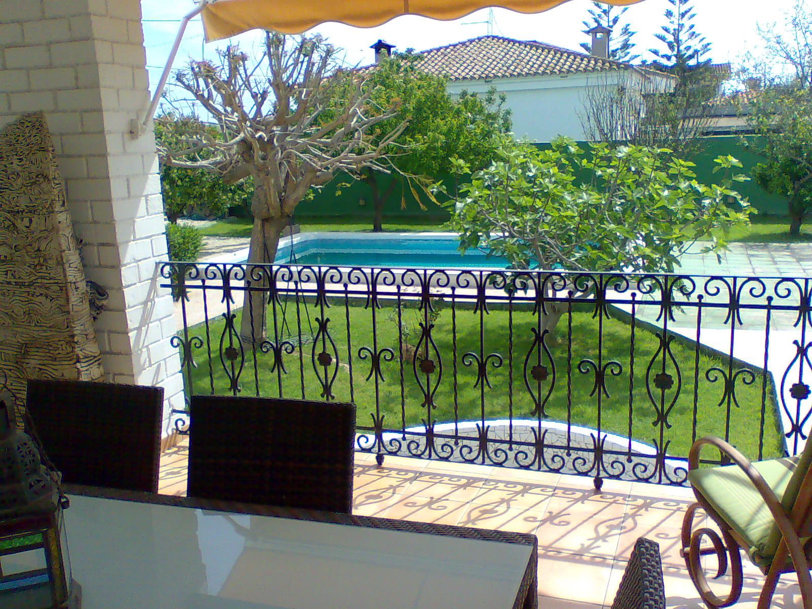 Chalet  por la zona del grao !!